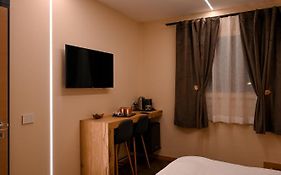 Lucali Mountain Room